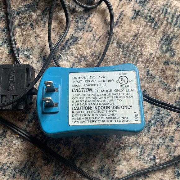 Peg Perego, ride-on 12V charger - Picture 2 of 2